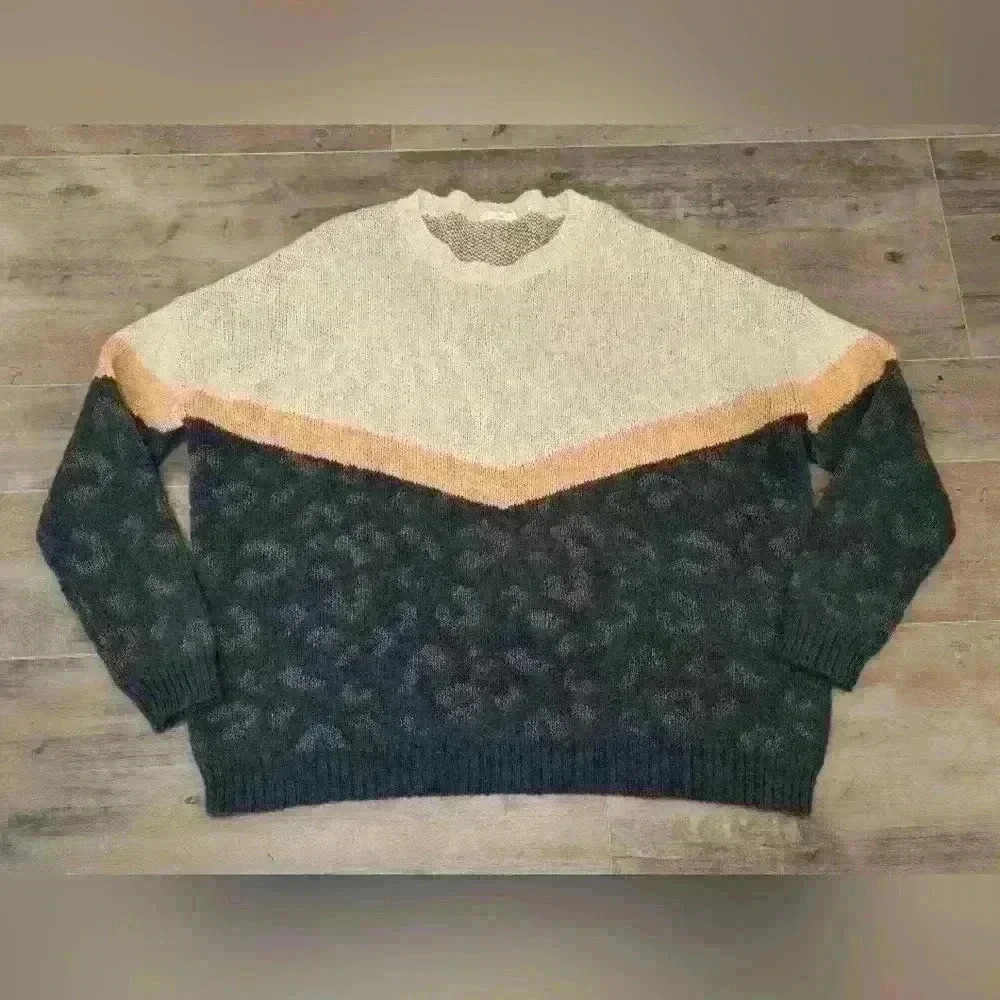 Easel Cheetah Crewneck Sweater